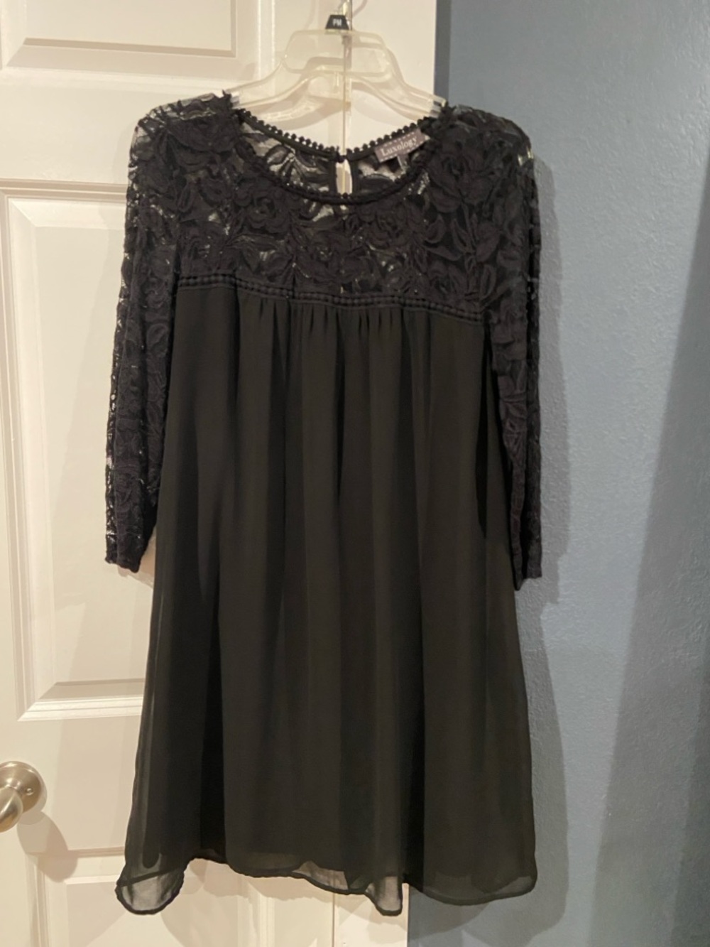Luxology Black Lace Bodice Long-Sleeve Chiffon Dress